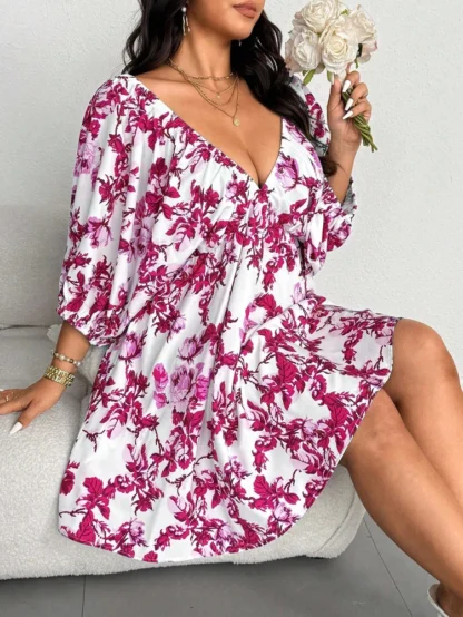 Plus Size V-Neck Romantic Floral Print Resort Dress with Small Flowers Elegant Suitable for Travel - Image 5